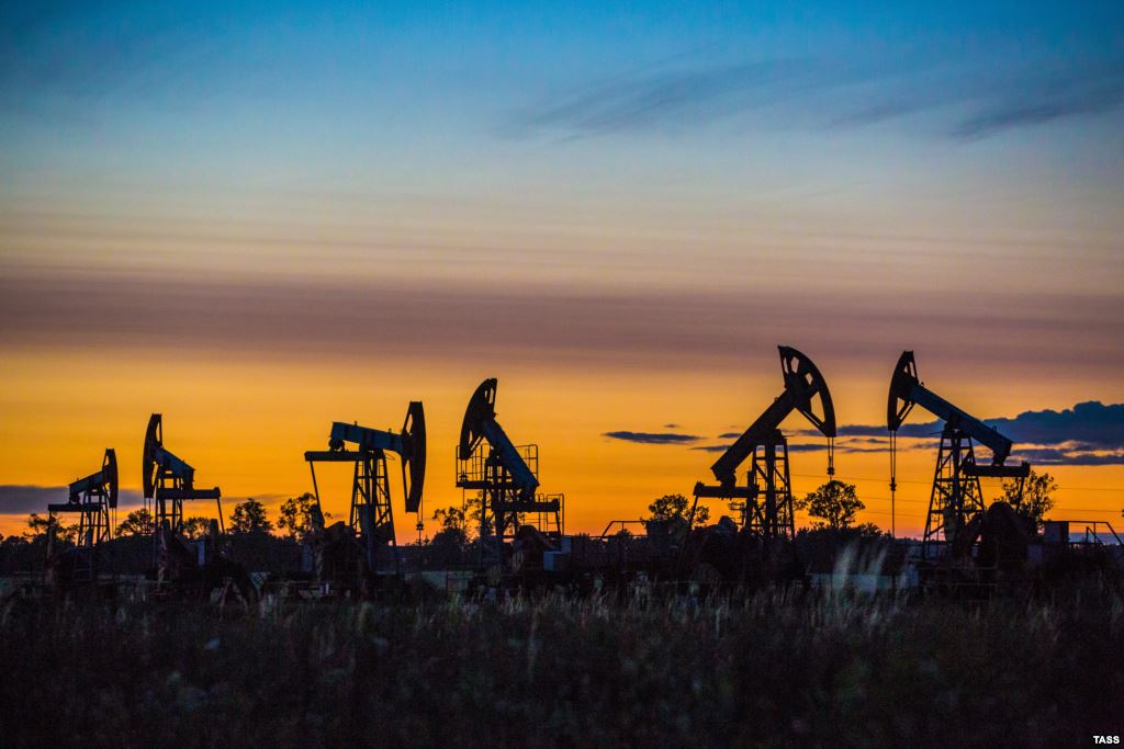 Зустріч нафтовидобувників у Катарі завершилася провалом Поштівка