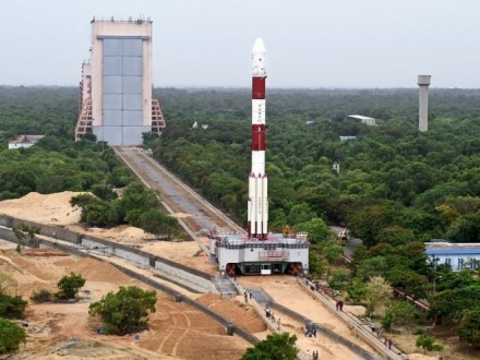 Індія запустила в космос ракету з 20 супутниками Поштівка