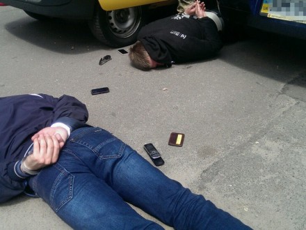 Житомирських поліцейських затримали за продаж наркотиків Поштівка