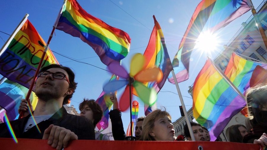 Кияни проти проведення ЛГБТ-параду у столиці Поштівка
