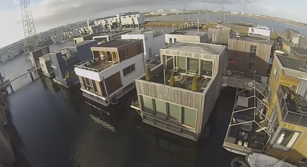 У Нідерландах представили плавучий будинок на випадок розлучення Поштівка