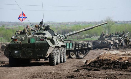 Росія пригнала на Донбас 30 платформ з танками і САУ Поштівка