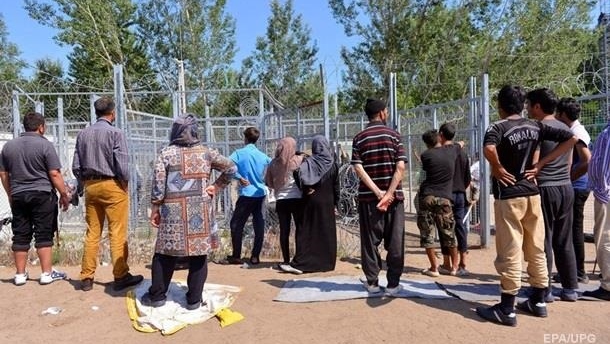 В Угорщині побилися 200 мігрантів, є поранені Поштівка