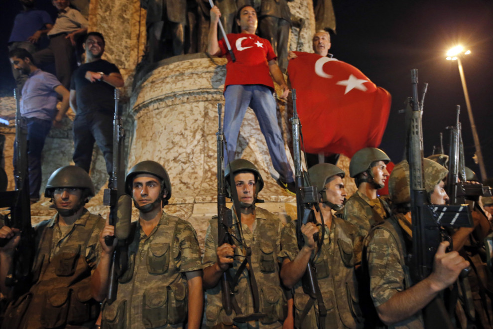 Спроба перевороту у Туреччині: затримано колишнього мера Стамбула Поштівка