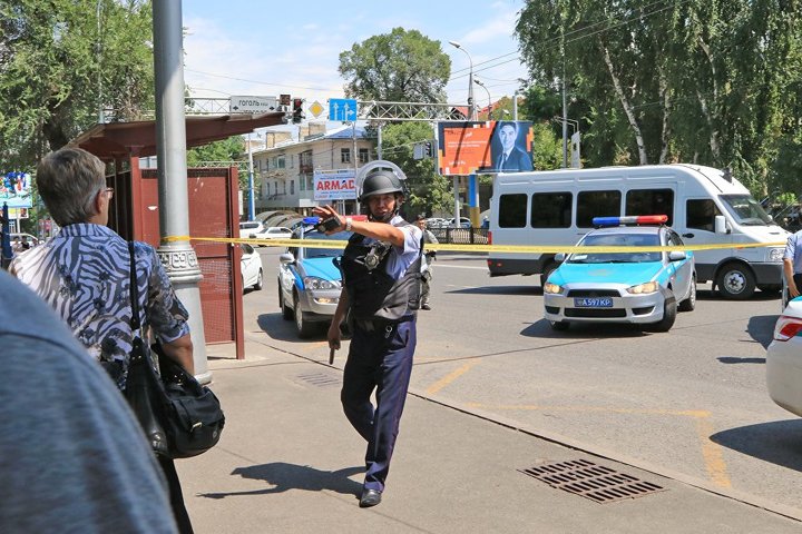 В Алмати проходить антитерористична операція Поштівка