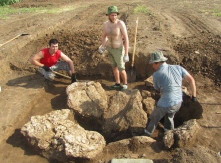 На Донеччині археологи знайшли рештки людини-велетня Поштівка