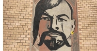 На Сумщині до невпізнанності декомунізували Леніна Поштівка