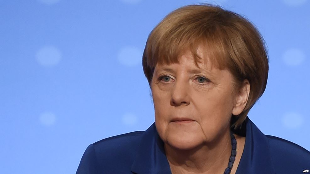Меркель: У реалізації мінських угод негайно потрібен прогрес Поштівка