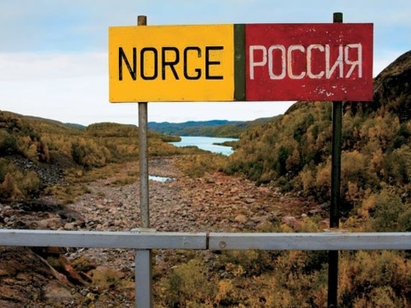 Норвегія будує стіну на кордоні з РФ Поштівка
