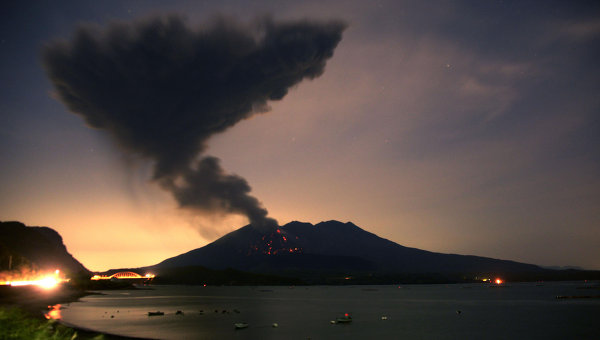 Вчені попередили про руйнівне виверження вулкана в Японії Поштівка