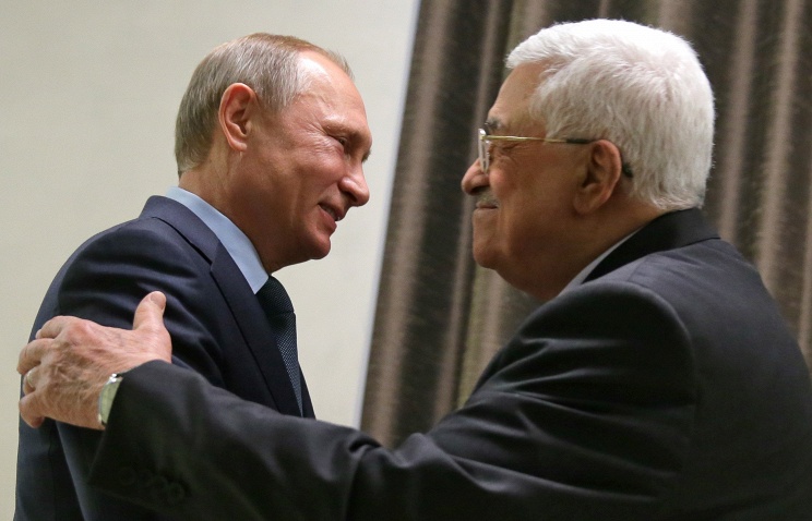 ЗМІ: Президент Палестини був агентом КДБ Поштівка