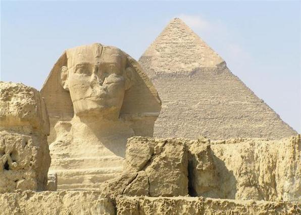 Вчені знайшли таємні кімнати в піраміді Хеопса Поштівка
