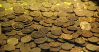 Француз знайшов у будинку золоті монети і злитки на € 3,5 млн Поштівка