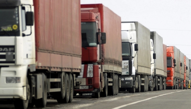 В Україні на 3,8% зросли обсяги вантажоперевезень Поштівка