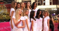 Янголи Victoria's Secret поділилися рецептами харчування Поштівка