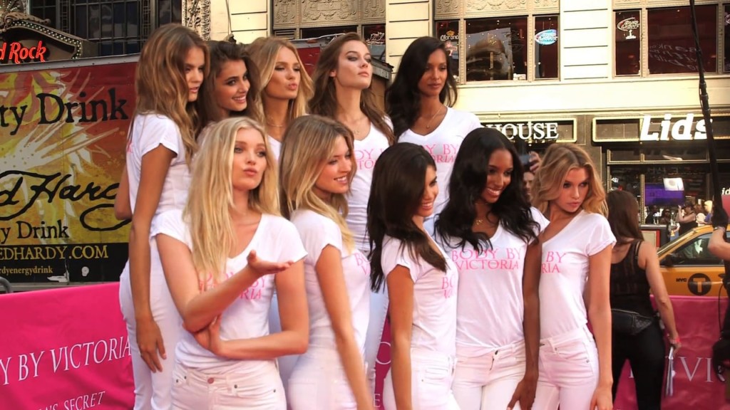 Янголи Victoria's Secret поділилися рецептами харчування Поштівка